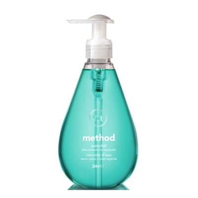 savon liquide pour les mains cascade d'eau